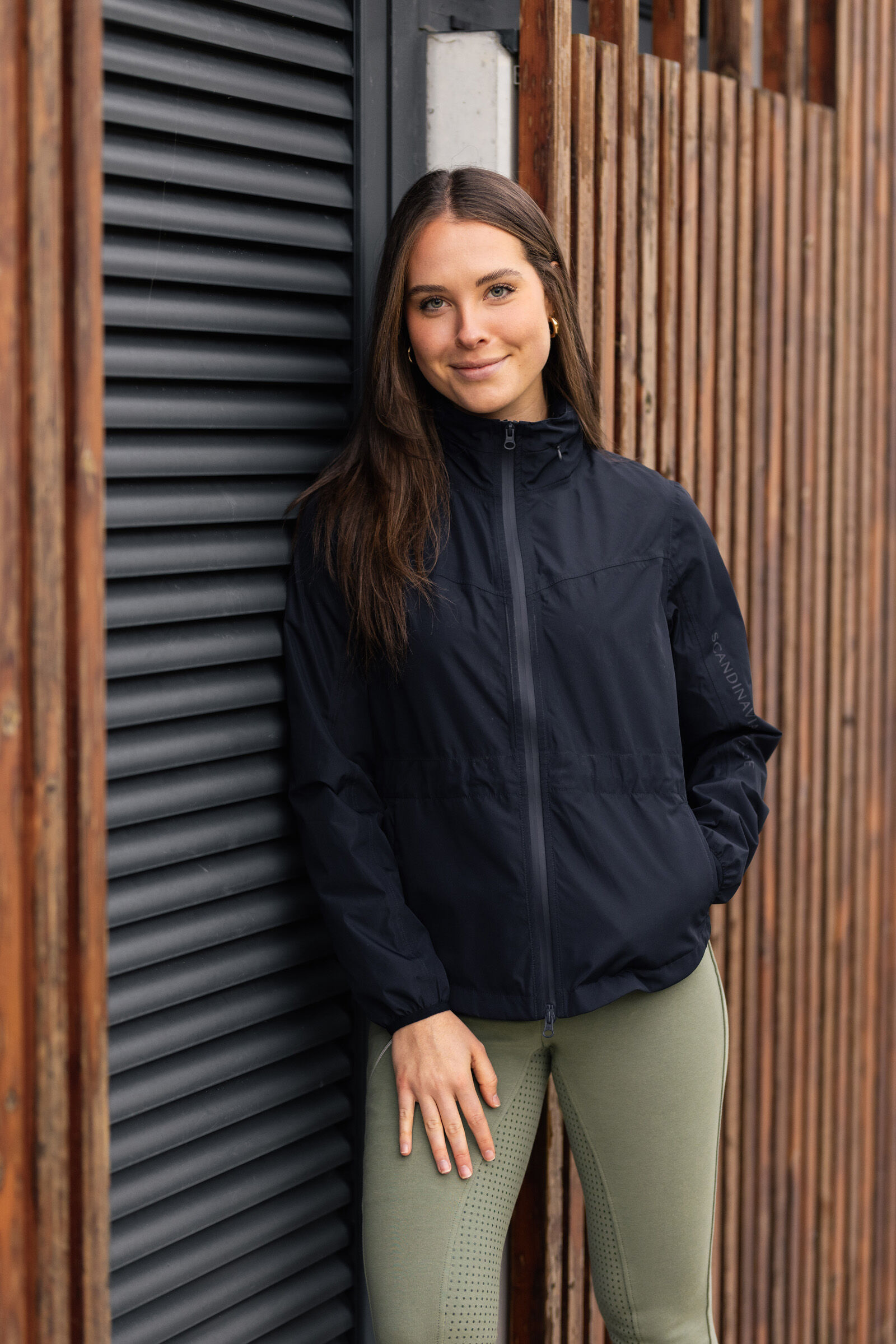 Lightweight waterproof outlet riding jacket