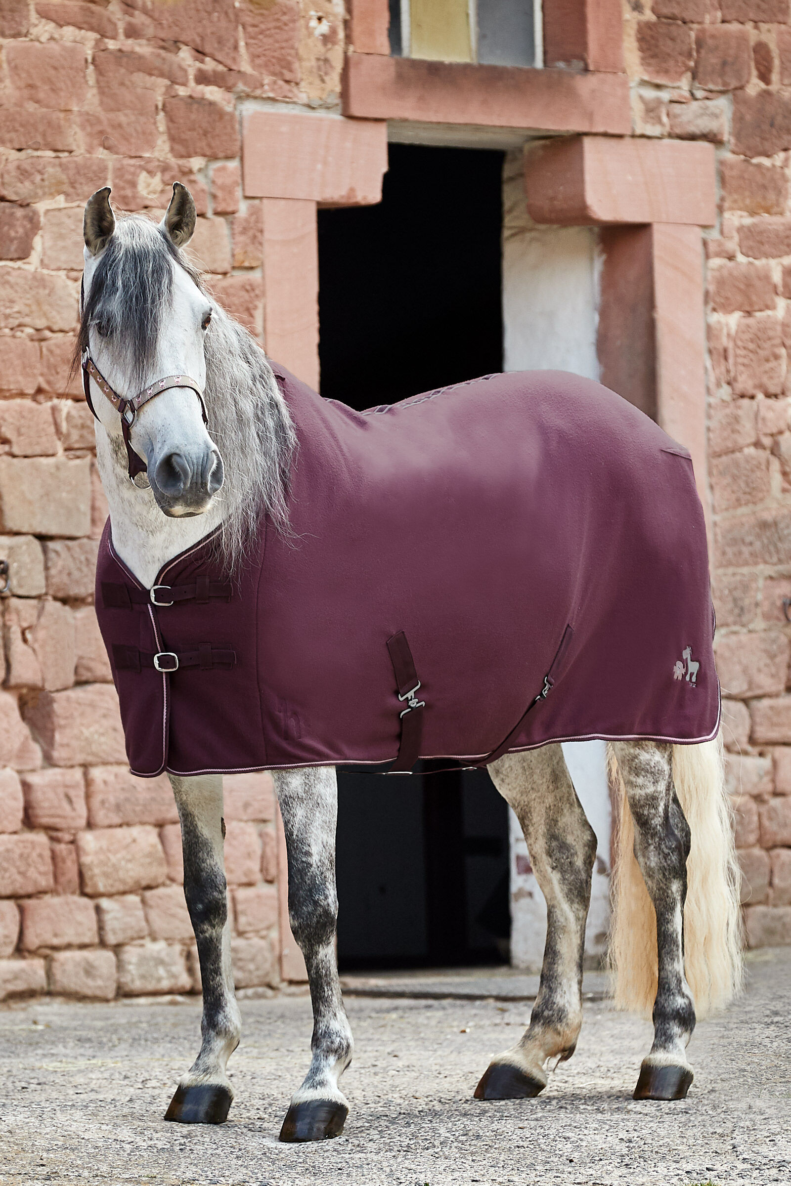 Horze fleece store rug