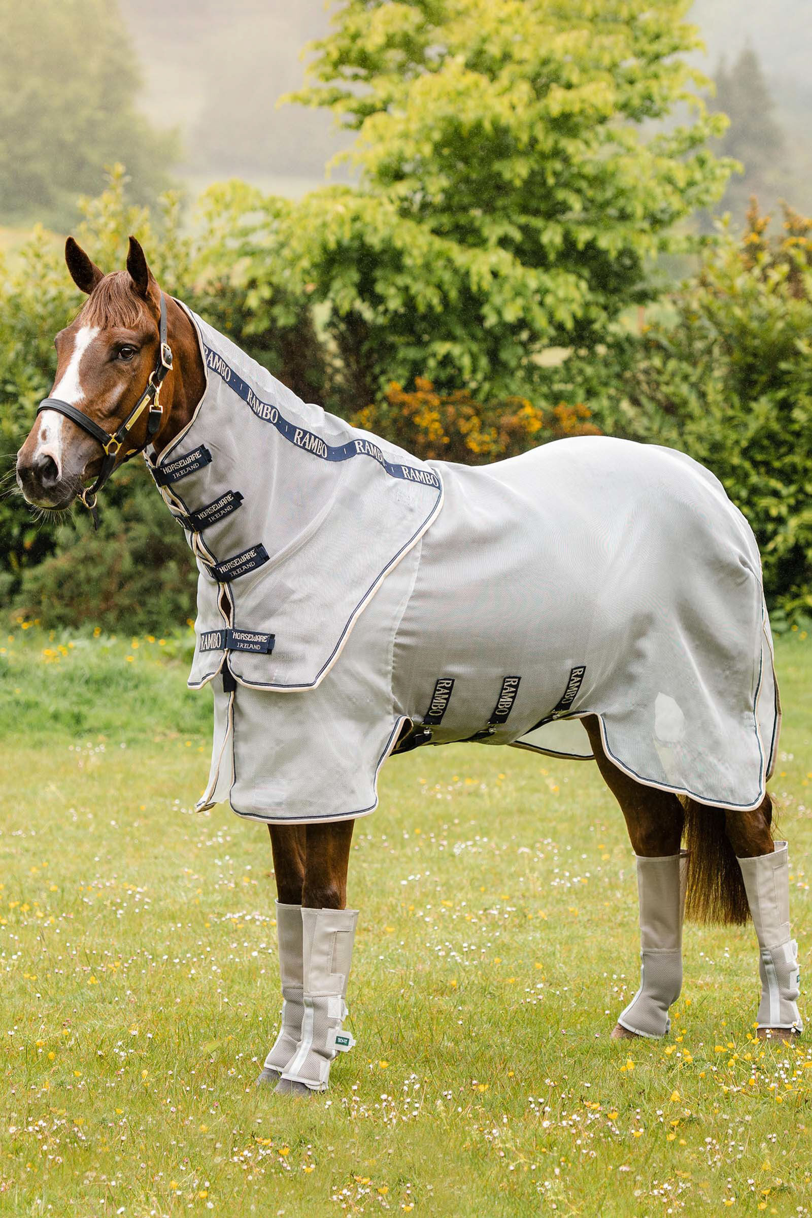 Horseware Rambo Protector couverture anti-mouches avec cou amovible, Silver/Dark Blue, 115